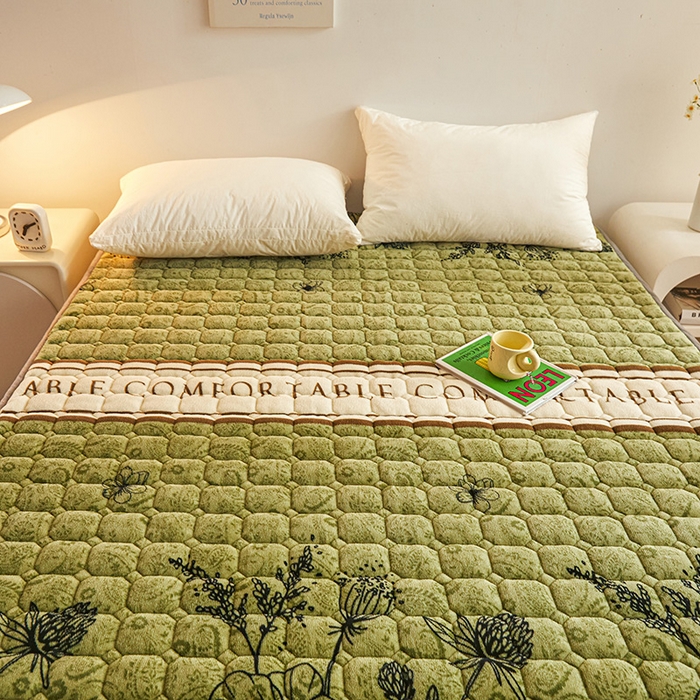 91家纺网 家纺一手货源 找家纺 富威堡家纺 2023新款牛奶绒印花夹棉床护垫床垫垫子 萱花