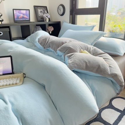 91家纺网 家纺一手货源 找家纺 （总）人人爱家纺 2025新款牛奶绒纯色双拼四件套珊瑚绒法兰绒保暖绒四件套