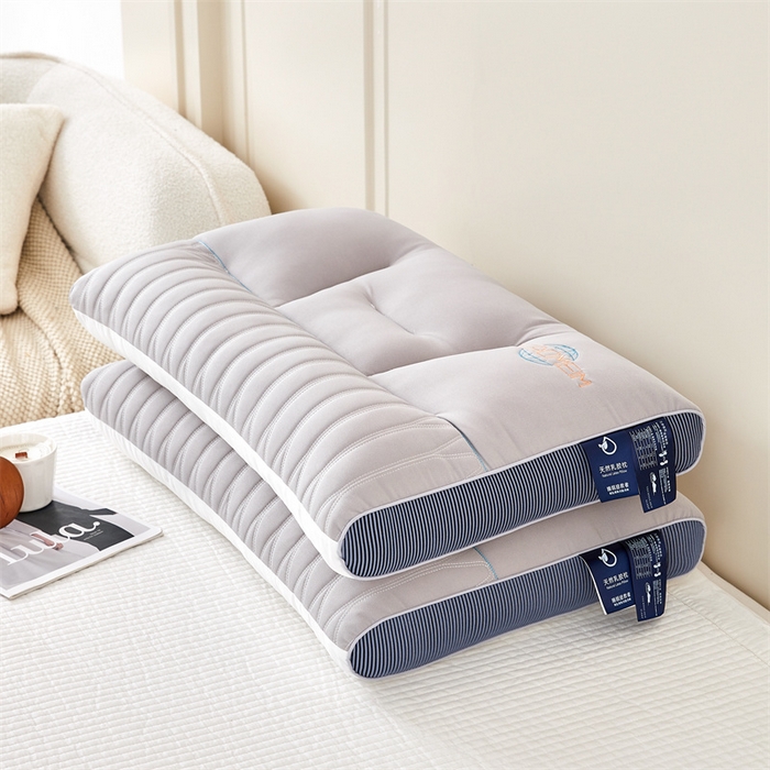 91家纺网 家纺一手货源 找家纺 纽乐家纺 2023新款分区护颈枕 灰蓝48*74cm/只