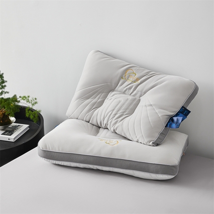 91家纺网 家纺一手货源 找家纺 纽乐家纺 2023新款石墨烯零压护颈枕 石墨烯零压护颈枕-气质灰48*74cm/只