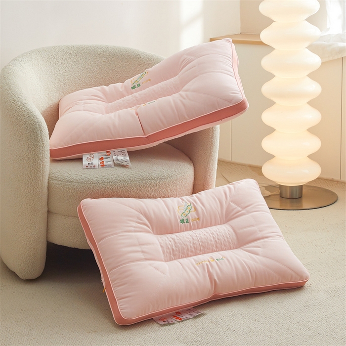 91家纺网 家纺一手货源 找家纺 纽乐家纺 2023新款豆眠护颈枕 豆眠护颈枕-豆粉48*74cm/只