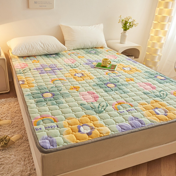 91家纺网 家纺一手货源 找家纺 富威堡家纺 2023新款牛奶绒印花夹棉床护垫床垫垫子 倾城花恋