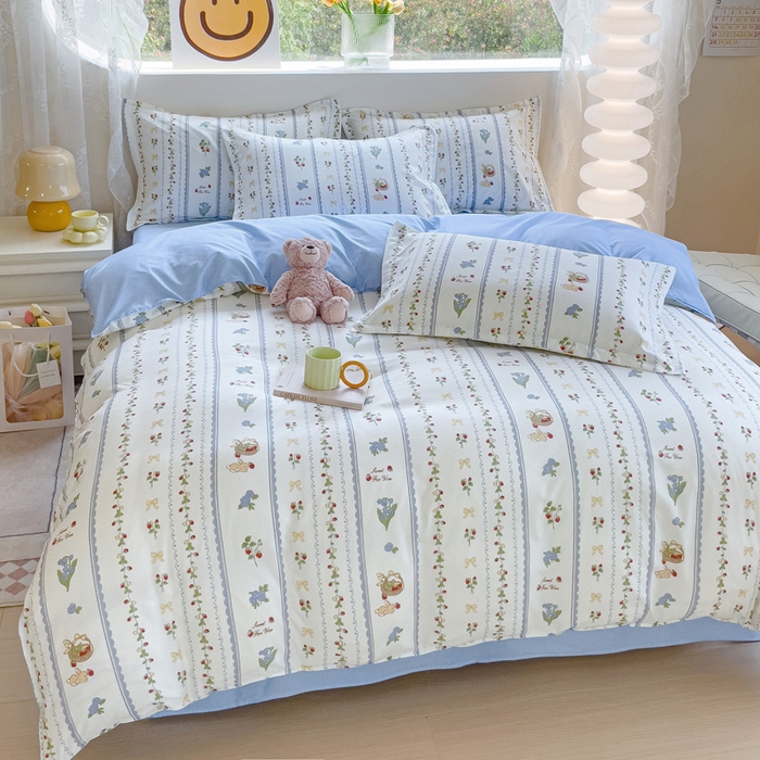 91家纺网 家纺一手货源 找家纺 布可家纺 2025新款水洗棉宽边印花四件套 草莓兔