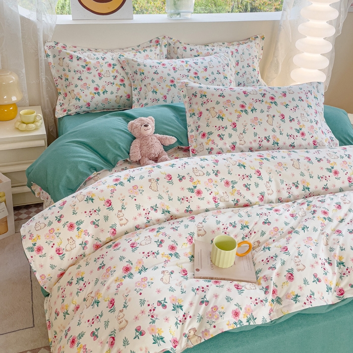 91家纺网 家纺一手货源 找家纺 布可家纺 2025新款水洗棉宽边印花四件套 小粉兔兔