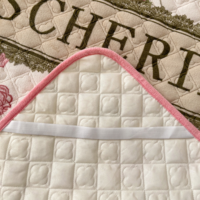 91家纺网 家纺一手货源 找家纺 羽爱家纺 2024新款牛奶绒直边款床盖床垫 花梦