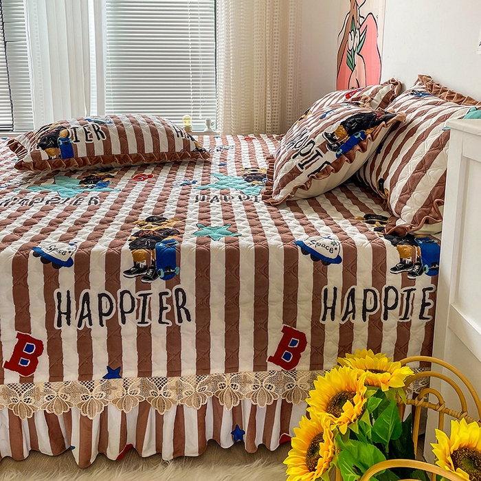 91家纺网 家纺一手货源 找家纺 羽爱家纺 2024新款牛奶绒榻榻米床盖 酷派小熊