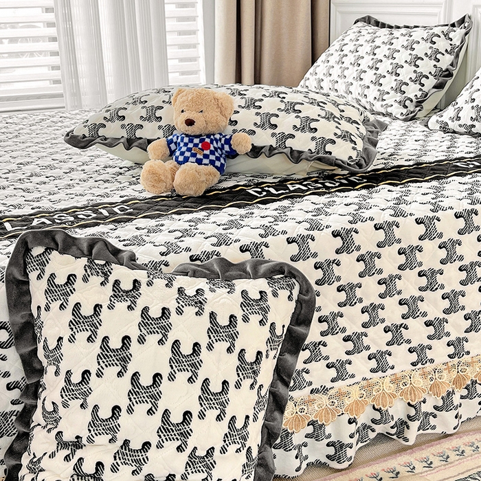 91家纺网 家纺一手货源 找家纺 羽爱家纺 2024新款牛奶绒榻榻米床盖 摩登