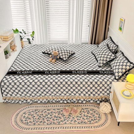 羽爱家纺 2024新款牛奶绒榻榻米床盖 摩登