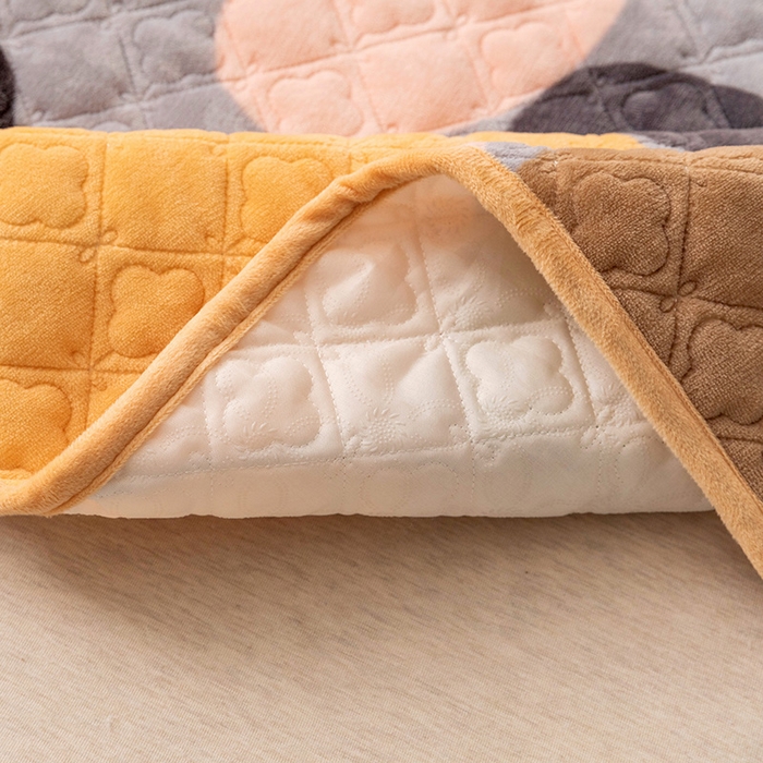 91家纺网 家纺一手货源 找家纺 羽爱家纺 2024新款牛奶绒直边款床盖床垫 魔力圈圈