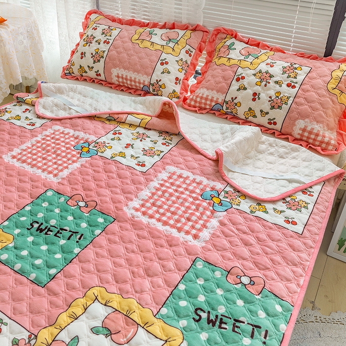 91家纺网 家纺一手货源 找家纺 羽爱家纺 2024新款牛奶绒直边款床盖床垫 甜蜜一方