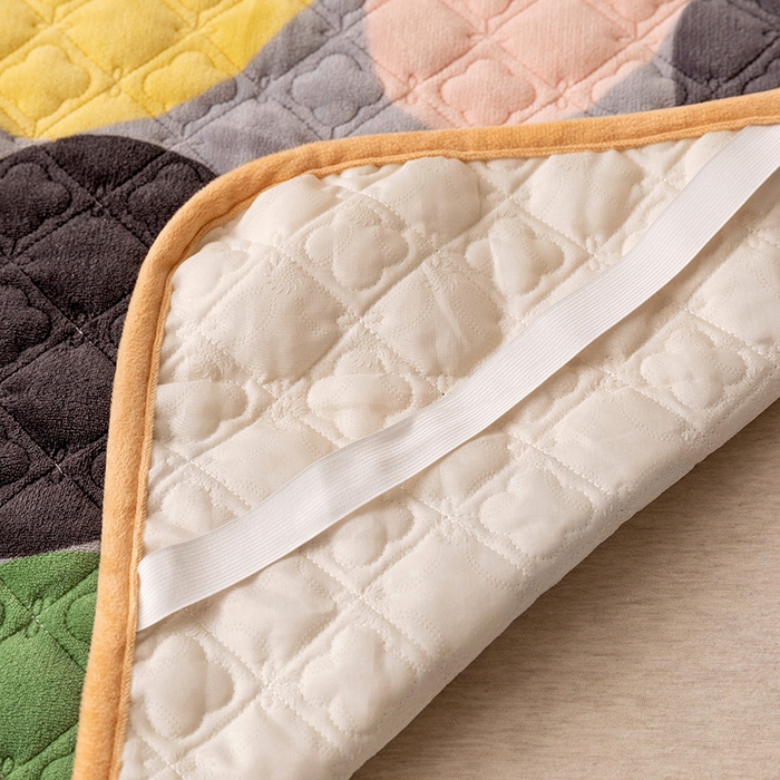 91家纺网 家纺一手货源 找家纺 羽爱家纺 2024新款牛奶绒直边款床盖床垫 魔力圈圈