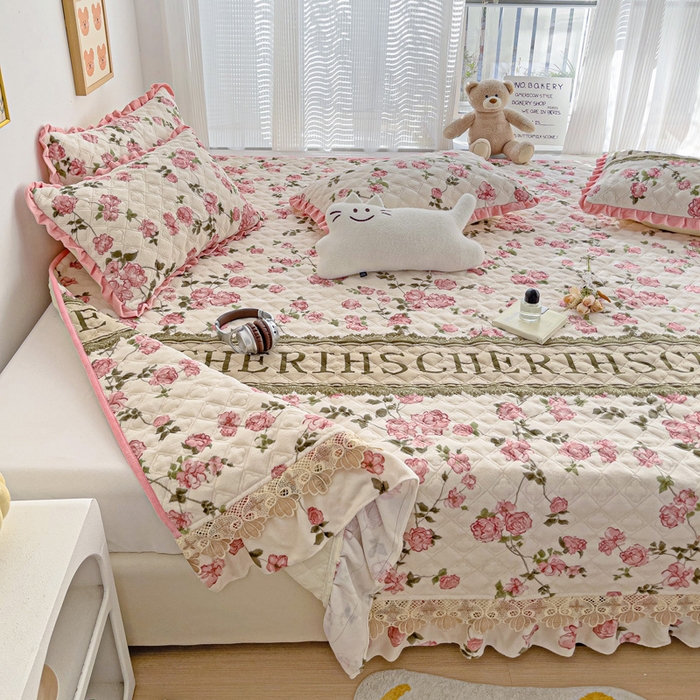 91家纺网 家纺一手货源 找家纺 羽爱家纺 2024新款牛奶绒榻榻米床盖 花梦 