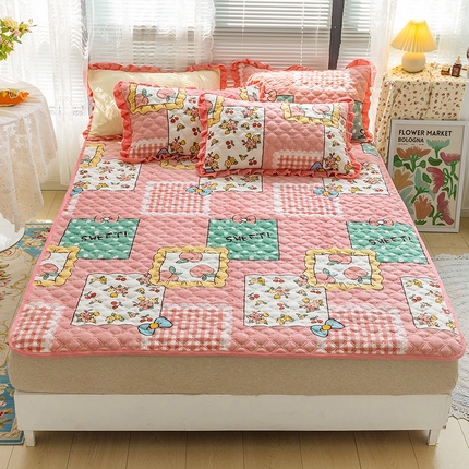 91家纺网 家纺一手货源 找家纺 羽爱家纺 2024新款牛奶绒直边款床盖床垫 甜蜜一方