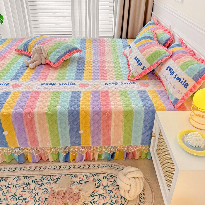 91家纺网 家纺一手货源 找家纺 羽爱家纺 2024新款牛奶绒榻榻米床盖 条纹彩虹