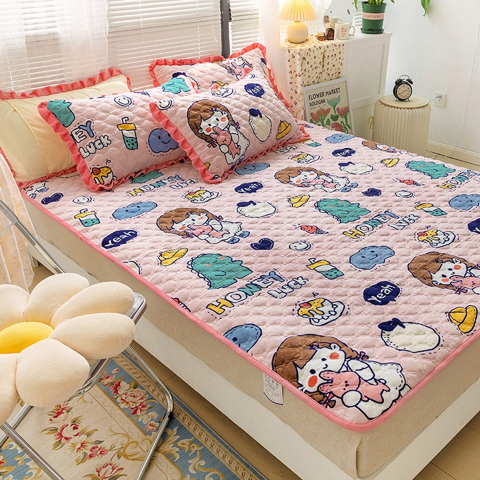 91家纺网 家纺一手货源 找家纺 羽爱家纺 2024新款牛奶绒直边款床盖床垫 蛋糕女孩