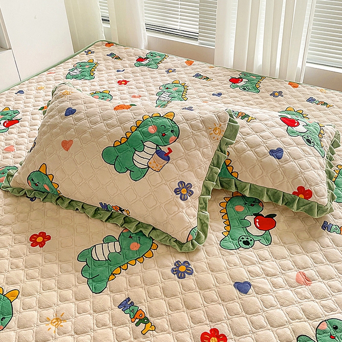 91家纺网 家纺一手货源 找家纺 羽爱家纺 2024新款牛奶绒榻榻米床盖 恐龙先生