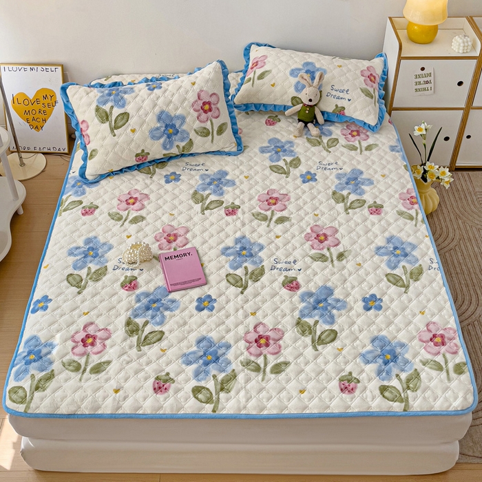 91家纺网 家纺一手货源 找家纺 羽爱家纺 2024新款牛奶绒直边款床盖床垫 花海 