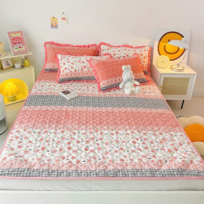 91家纺网 家纺一手货源 找家纺 羽爱家纺 2024新款牛奶绒直边款床盖床垫 如梦花季 