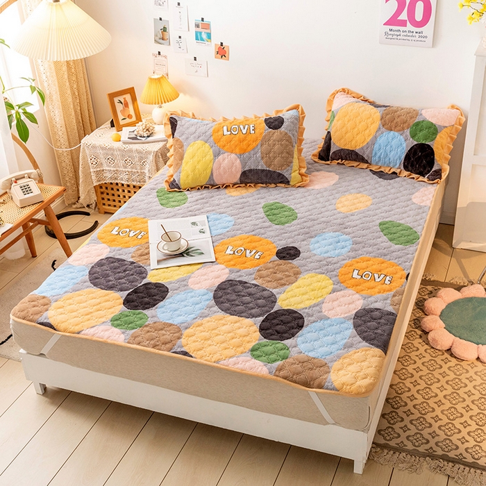 91家纺网 家纺一手货源 找家纺 羽爱家纺 2024新款牛奶绒直边款床盖床垫 魔力圈圈