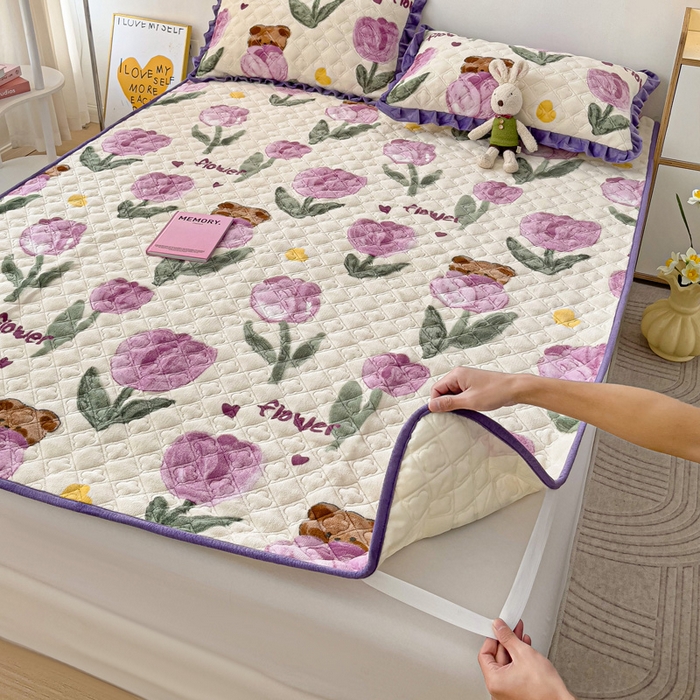 91家纺网 家纺一手货源 找家纺 羽爱家纺 2024新款牛奶绒直边款床盖床垫 郁金香