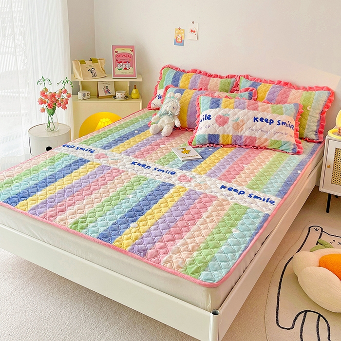 91家纺网 家纺一手货源 找家纺 羽爱家纺 2024新款牛奶绒直边款床盖床垫 条纹彩虹