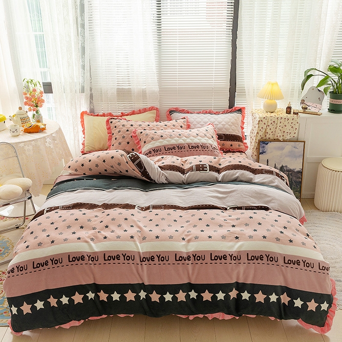 91家纺网 家纺一手货源 找家纺 羽爱家纺 2024新款牛奶绒榻榻米床盖 星星相惜