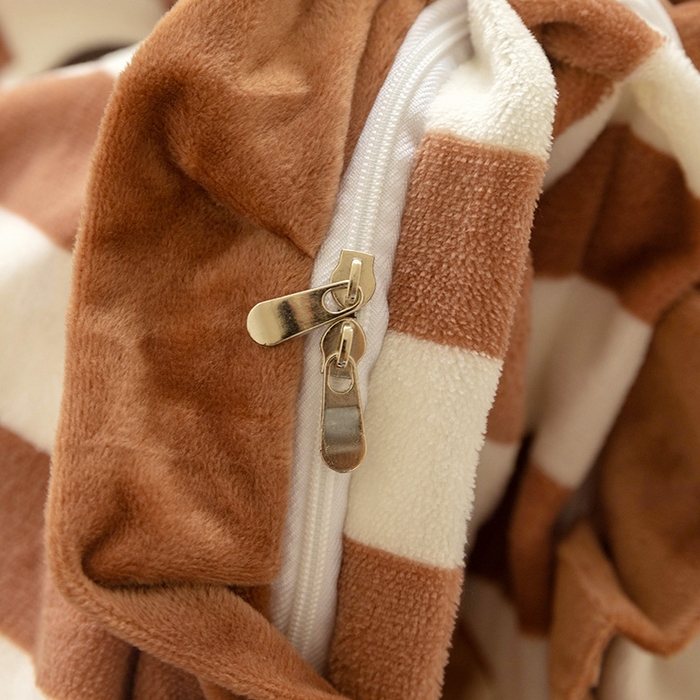 91家纺网 家纺一手货源 找家纺 羽爱家纺 2024新款牛奶绒直边款床盖床垫 酷派小熊 