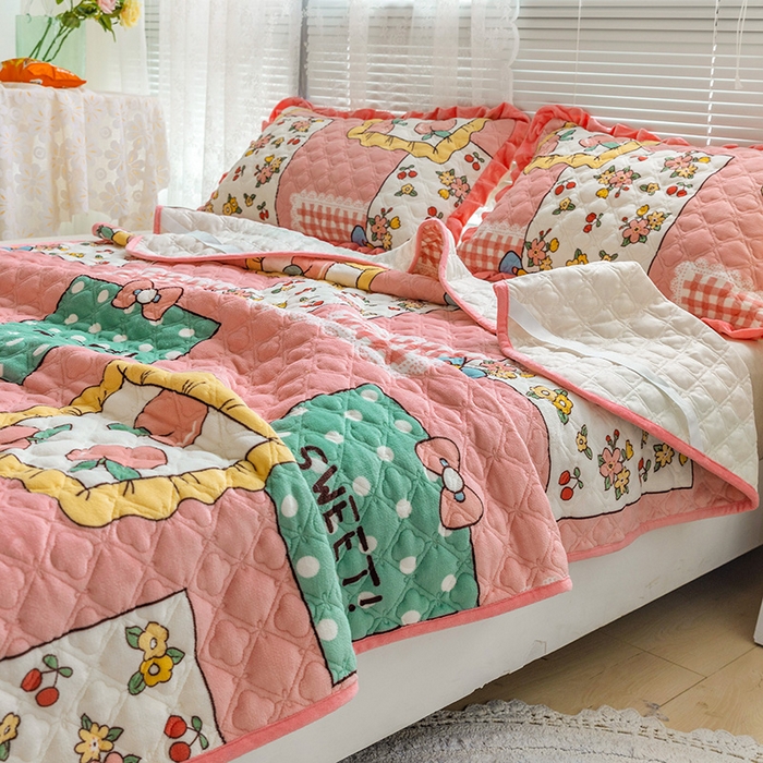 91家纺网 家纺一手货源 找家纺 羽爱家纺 2024新款牛奶绒直边款床盖床垫 甜蜜一方