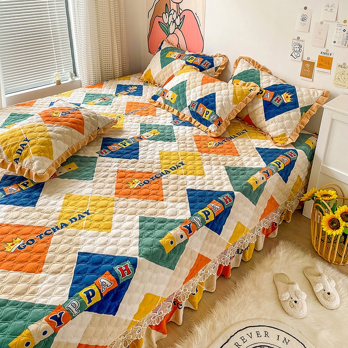 91家纺网 家纺一手货源 找家纺 羽爱家纺 2024新款牛奶绒榻榻米床盖 开心格