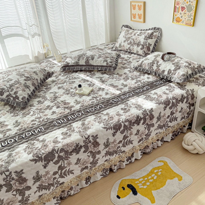 91家纺网 家纺一手货源 找家纺 羽爱家纺 2024新款牛奶绒榻榻米床盖 花都 