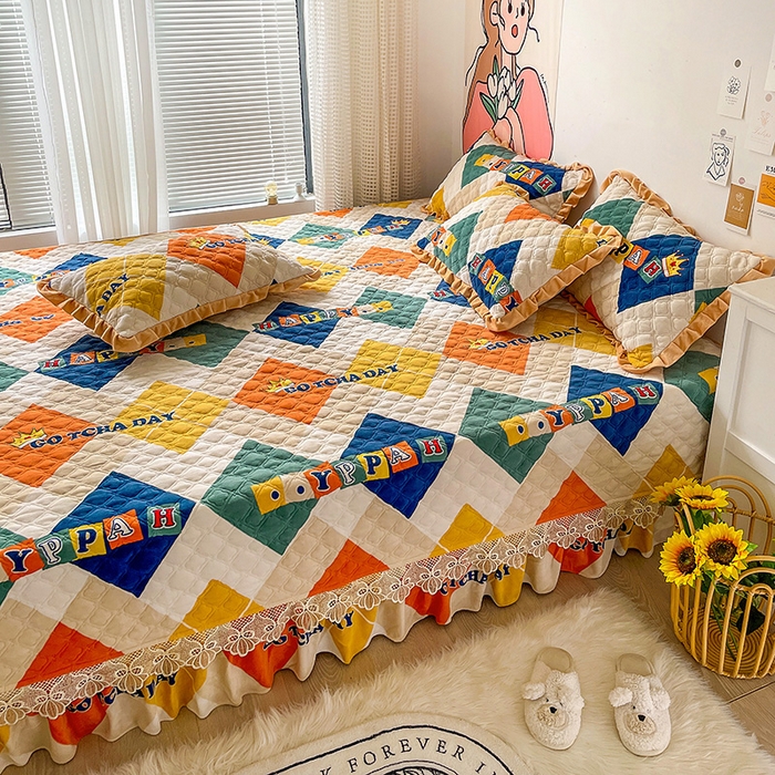 91家纺网 家纺一手货源 找家纺 羽爱家纺 2024新款牛奶绒榻榻米床盖 开心格