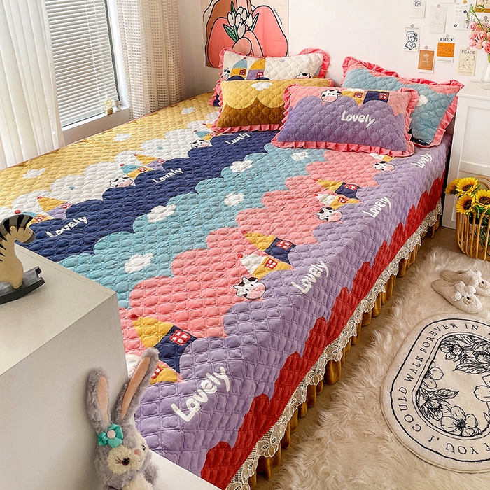 91家纺网 家纺一手货源 找家纺 羽爱家纺 2024新款牛奶绒榻榻米床盖 牛牛屋