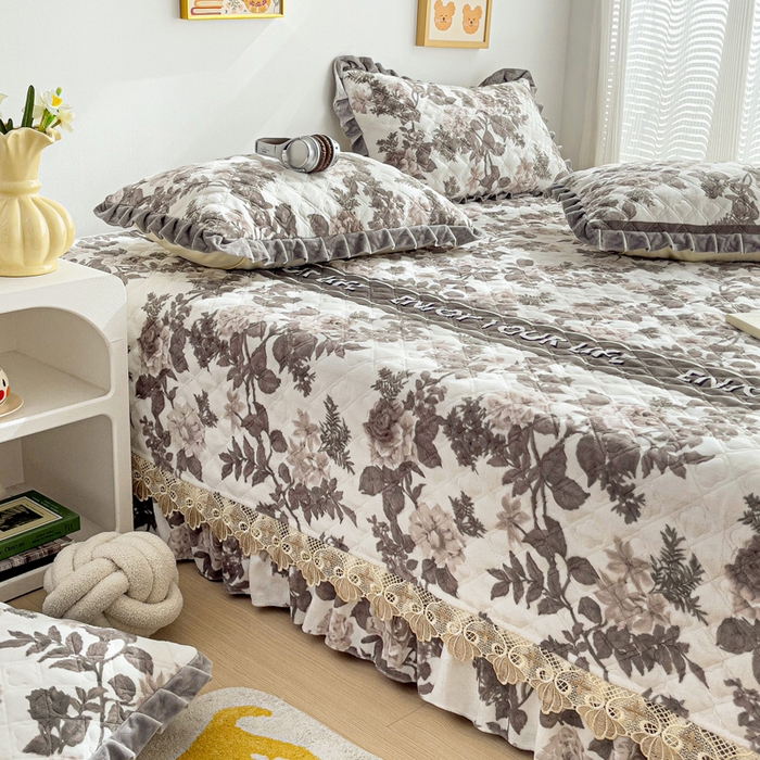 91家纺网 家纺一手货源 找家纺 羽爱家纺 2024新款牛奶绒榻榻米床盖 花都 