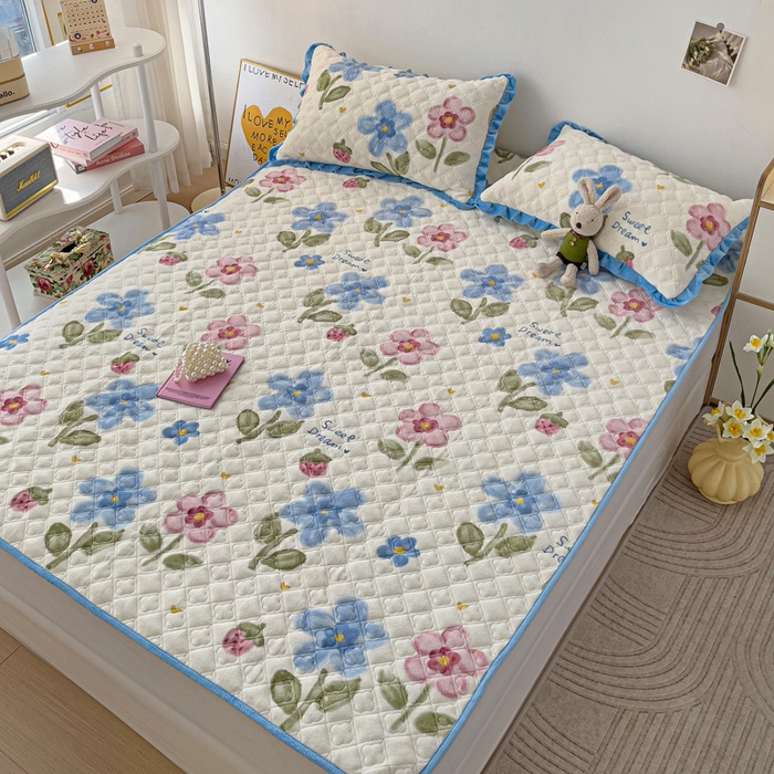 91家纺网 家纺一手货源 找家纺 羽爱家纺 2024新款牛奶绒直边款床盖床垫 花海 