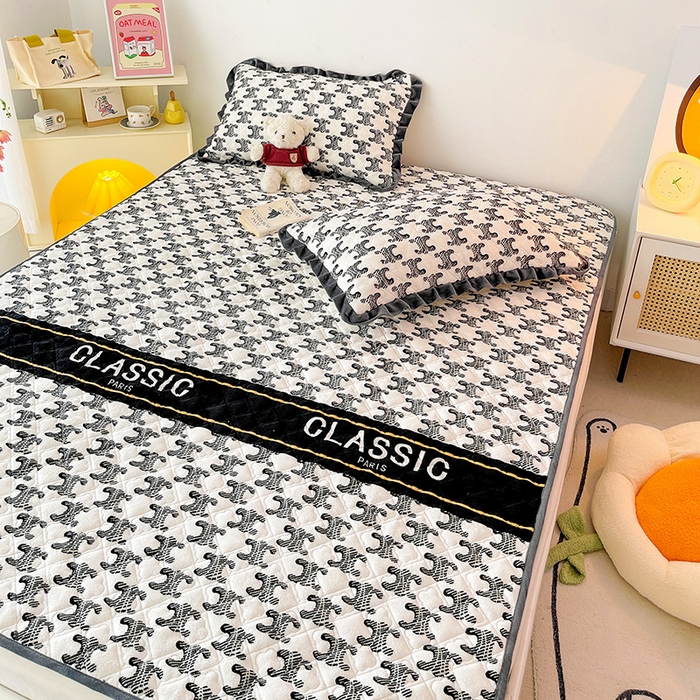 91家纺网 家纺一手货源 找家纺 羽爱家纺 2024新款牛奶绒直边款床盖床垫 摩登