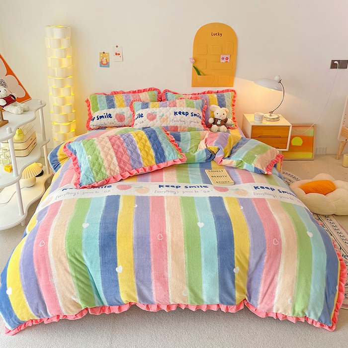 91家纺网 家纺一手货源 找家纺 羽爱家纺 2024新款牛奶绒直边款床盖床垫 条纹彩虹