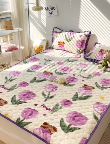 91家纺网 家纺一手货源 找家纺 羽爱家纺 2024新款牛奶绒直边款床盖床垫 郁金香