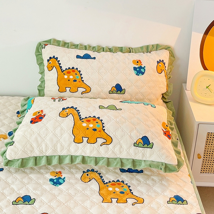 91家纺网 家纺一手货源 找家纺 羽爱家纺 2024新款牛奶绒直边款床盖床垫 恐龙世界