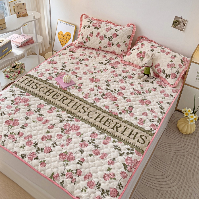 91家纺网 家纺一手货源 找家纺 羽爱家纺 2024新款牛奶绒直边款床盖床垫 花梦