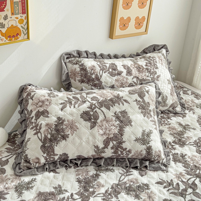 91家纺网 家纺一手货源 找家纺 羽爱家纺 2024新款牛奶绒榻榻米床盖 花都 