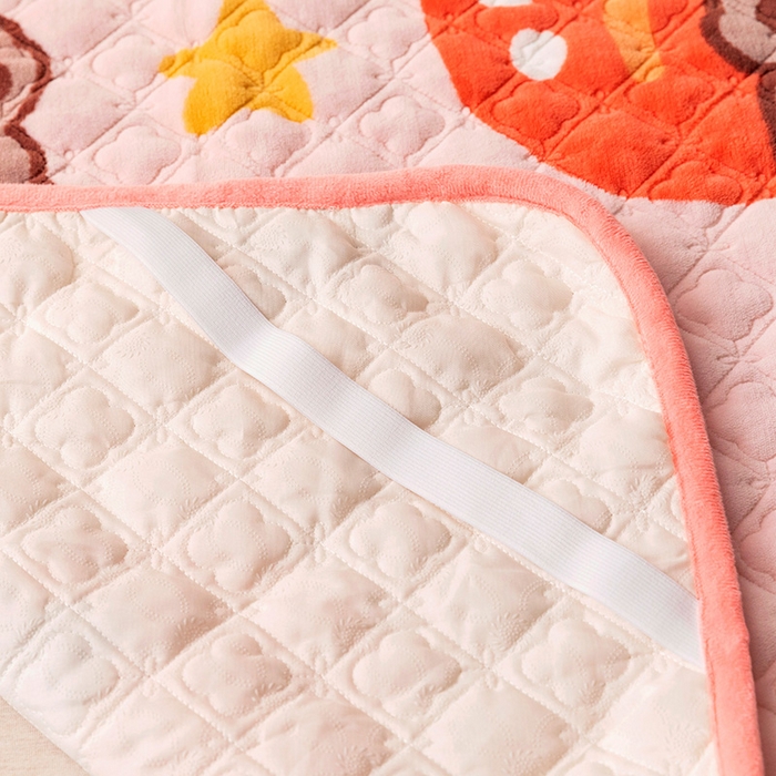 91家纺网 家纺一手货源 找家纺 羽爱家纺 2024新款牛奶绒直边款床盖床垫 水果熊