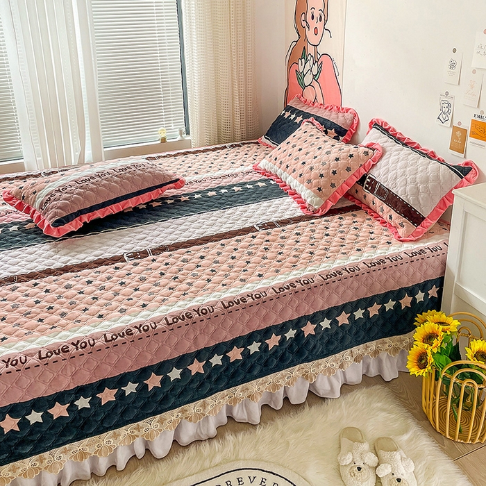 91家纺网 家纺一手货源 找家纺 羽爱家纺 2024新款牛奶绒榻榻米床盖 星星相惜