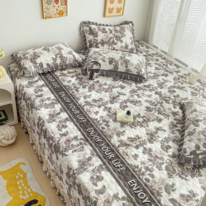 91家纺网 家纺一手货源 找家纺 羽爱家纺 2024新款牛奶绒榻榻米床盖 花都 