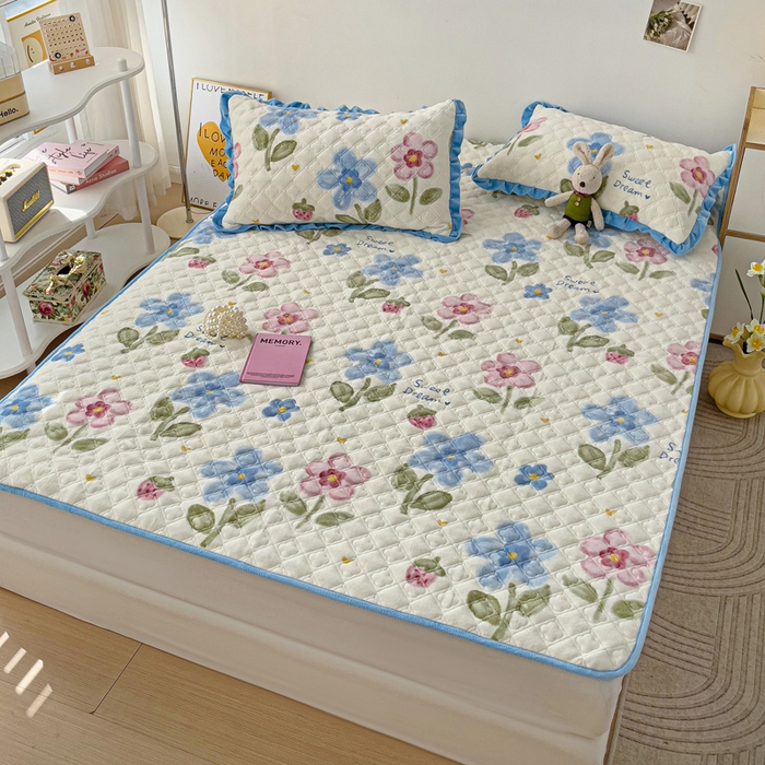 91家纺网 家纺一手货源 找家纺 羽爱家纺 2024新款牛奶绒直边款床盖床垫 花海 