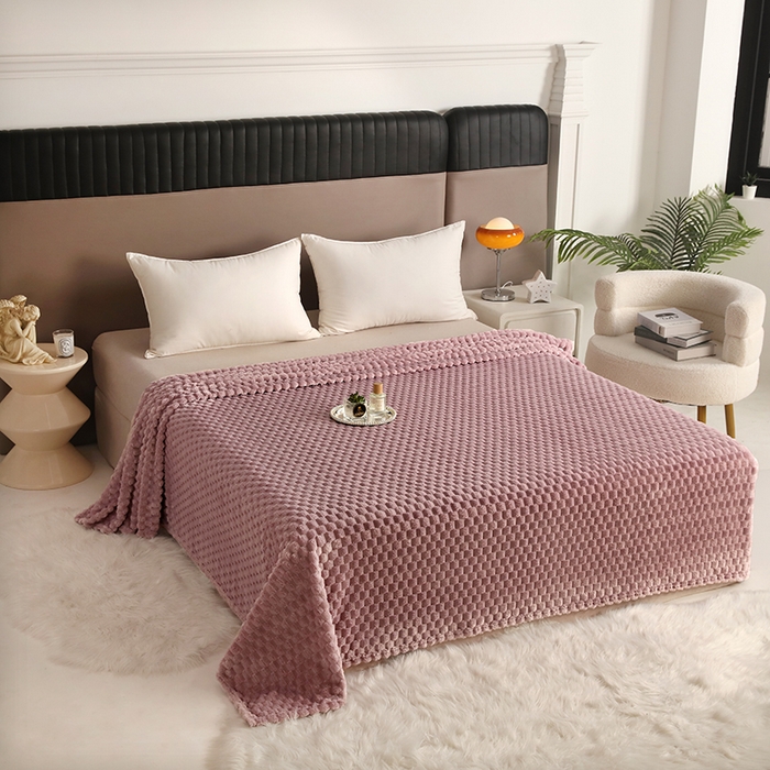 91家纺网 家纺一手货源 找家纺 新丽佳家纺 2023新款法莱绒立体提花毛毯休闲毯办公午睡毯小毯子 香芋紫