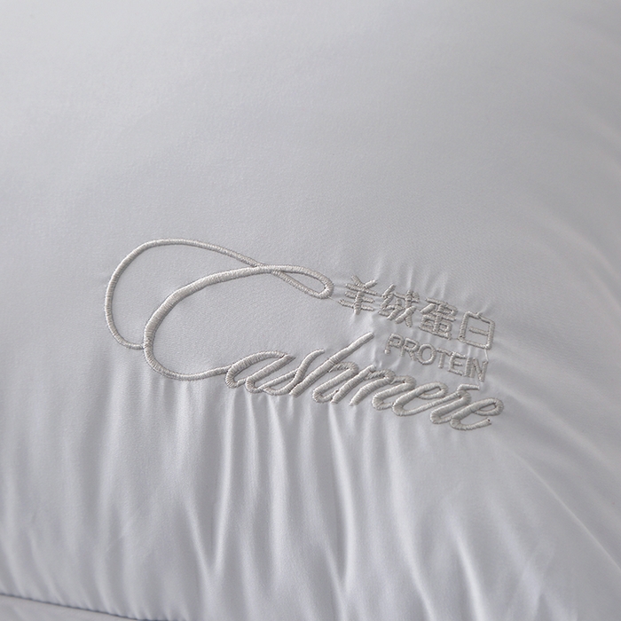 91家纺网 家纺一手货源 找家纺 糖果枕芯 2023新款羊绒蛋白枕芯枕头 羊绒蛋白灰色700克48x74cm