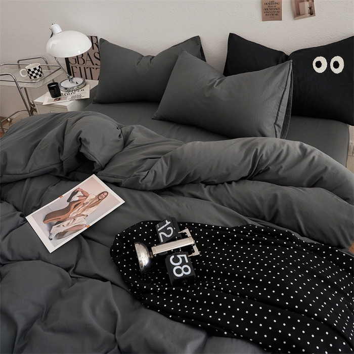 91家纺网 家纺一手货源 找家纺 卡迪熊家纺 2024新款ins风超柔褶皱亲肤磨毛水洗m四件套纯色系列 布鲁灰