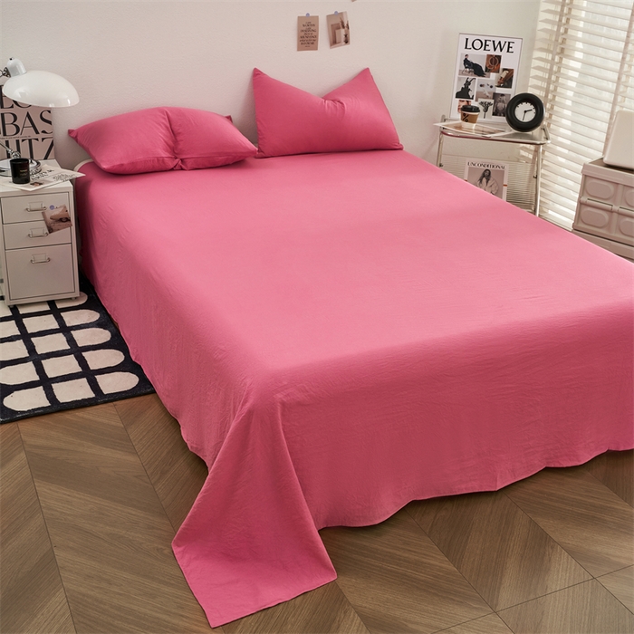 91家纺网 家纺一手货源 找家纺 卡迪熊家纺 2024新款ins风超柔褶皱亲肤磨毛水洗m四件套纯色系列 卡迪玫红