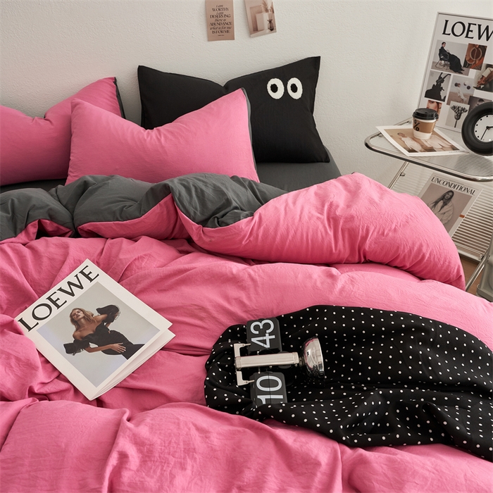 91家纺网 家纺一手货源 找家纺 卡迪熊家纺 2024新款ins风超柔褶皱亲肤磨毛水洗m四件套双拼系列 玫红深灰