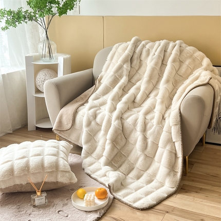 91家纺网 家纺一手货源 找家纺 席世家 2023新款贵妇皮草毯 白色